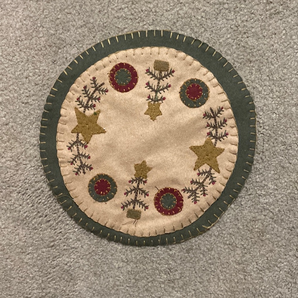 Pine Traditions Candle Ring Mat